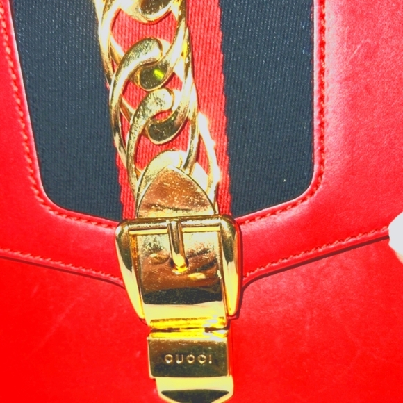 Gucci Red Calfskin‎ Leather Small Sylvie Shoulder Bag - Picture 6 of 12